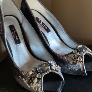 Black/Pewter SE size 8 1/2M ERNA-LS Shoe